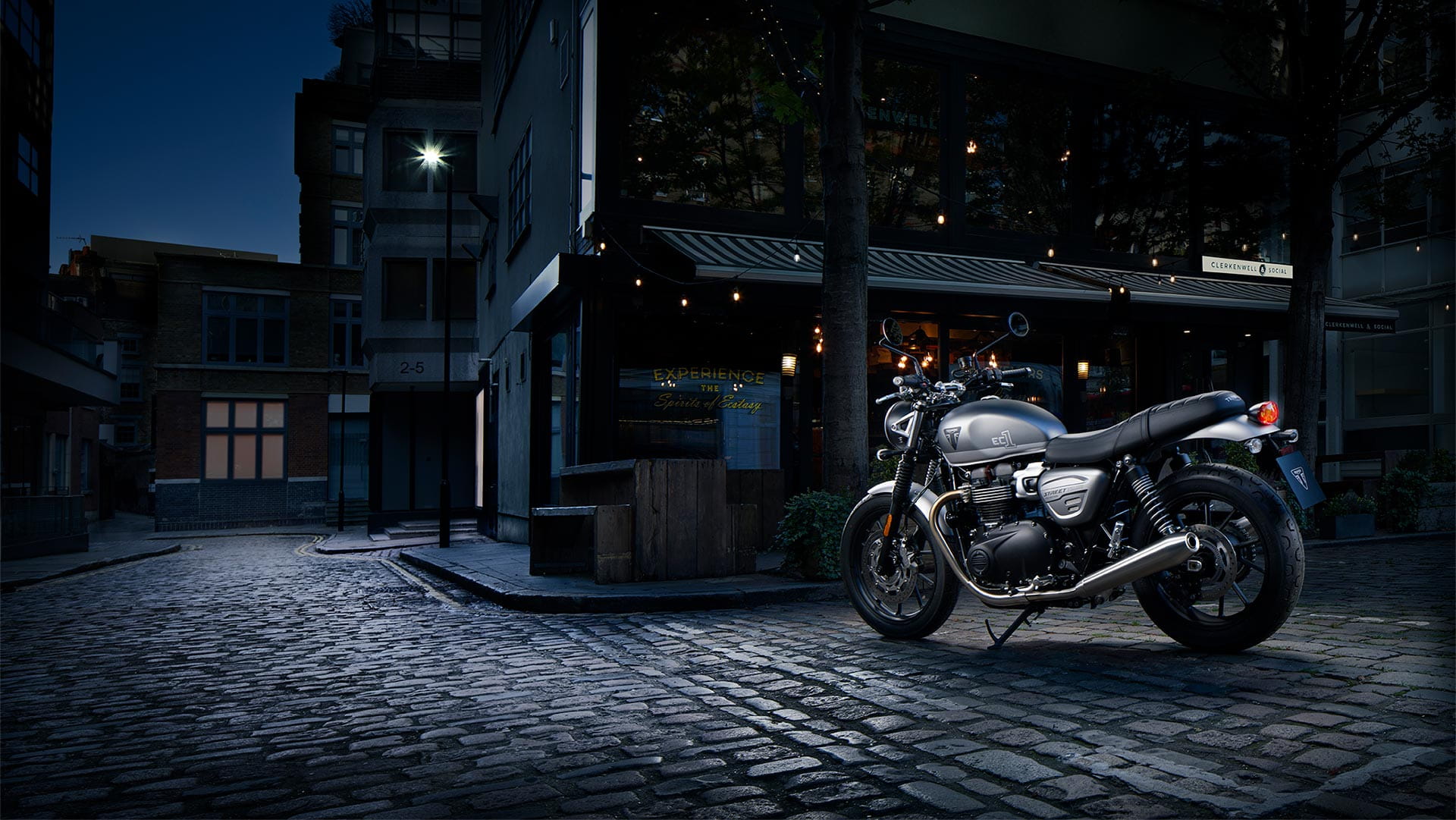 Triumph street twin deals adventure